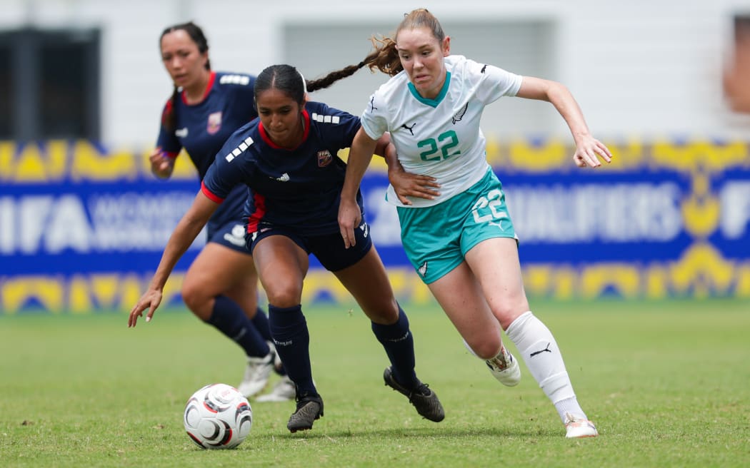 American Samoa's Aaliyah Tu'ua and New Zealand's Hannah Blake.