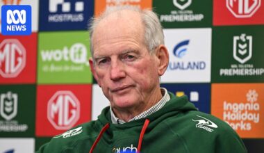 Wayne Bennett calls pitch invasion after Alex Johnston's NRL try-scoring record 'pretty disruptive'