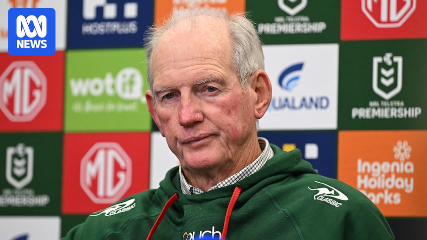 Wayne Bennett calls pitch invasion after Alex Johnston's NRL try-scoring record 'pretty disruptive'