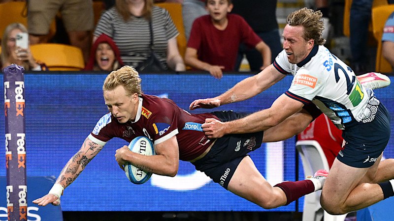 Queensland Reds trio Carter Gordon, Jock Campbell, Filipo Daugunu prove too much for NSW Waratahs to handle