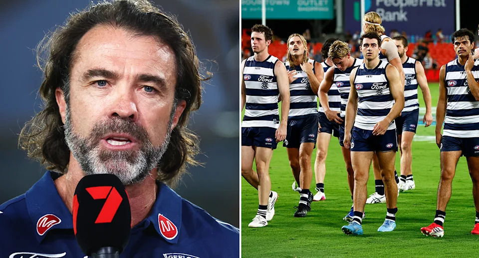 Chris Scott alongside Geelong Cats players.