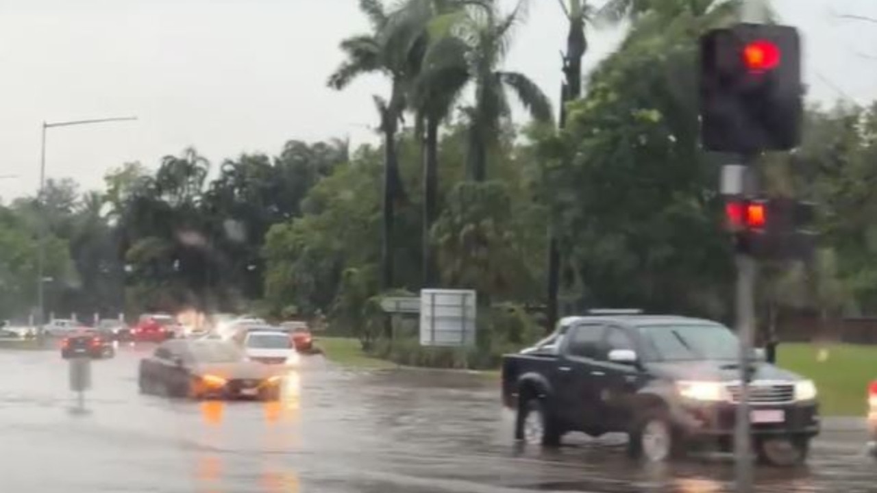 Monsoon causes heavy rainfall and flooding in Darwin