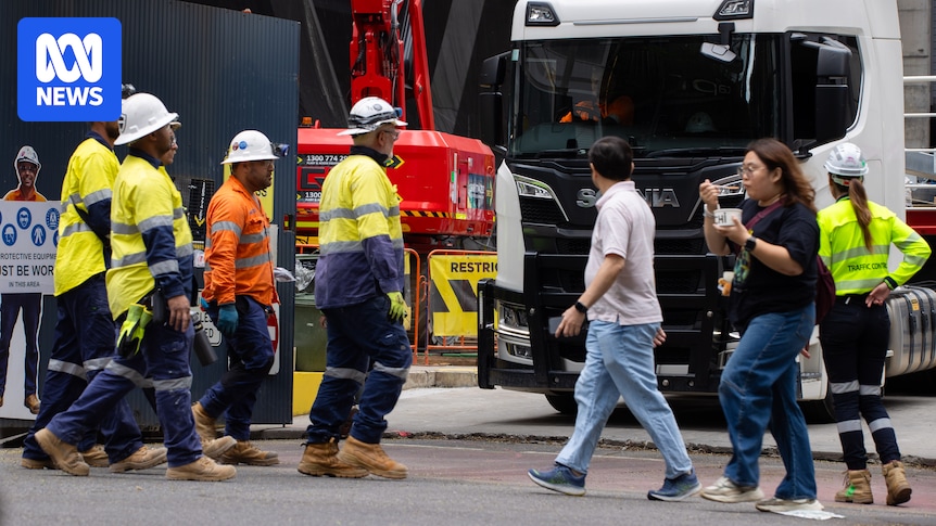 Queensland's construction worker shortfall to peak at 35,000 ahead of 2032 Olympic and Paralympic Games, report warns