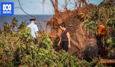 Relief as Katherine River peaks without further damage, remote evacuees head home