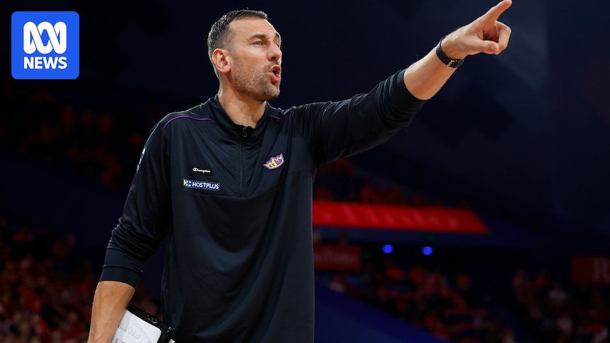 Adelaide 36ers lodge complaint with NBL over Andrew Bogut body-shaming owner Grant Kelley