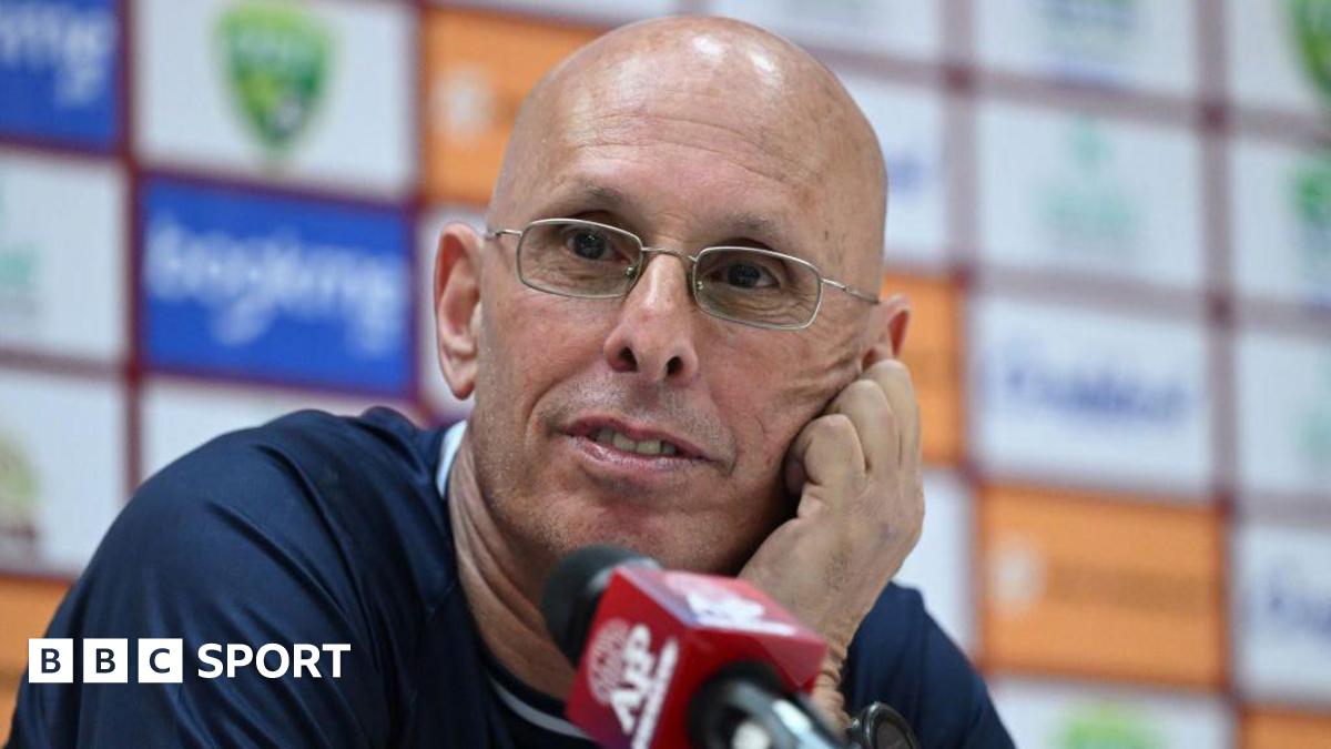 Stephen Constantine during a news conference while in charge of Pakistan