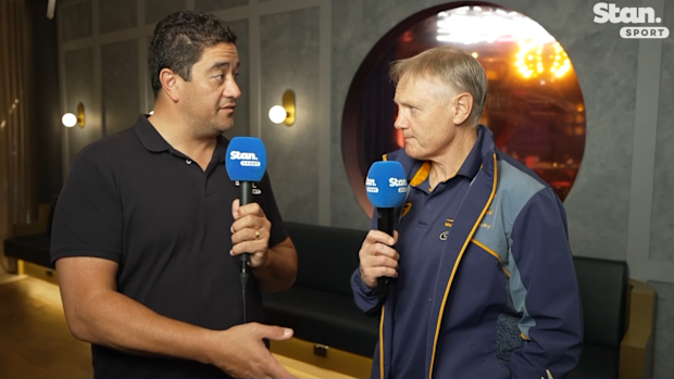 Joe Schmidt chats to Morgan Turinui.