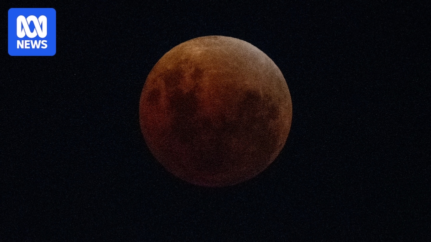 Blood moon total lunar eclipse lights up Australian sky
