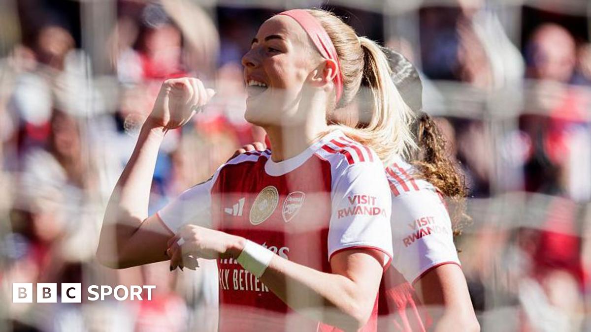 Chloe Kelly celebrates scoring for Arsenal in the WSL against West Ham