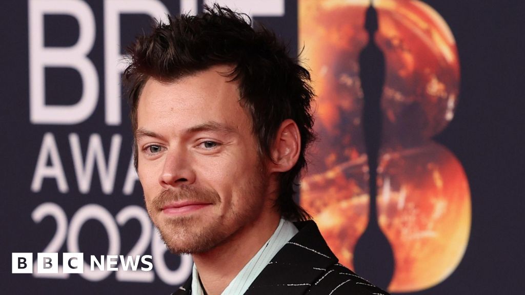 Harry Styles is number one as fans embrace Kiss All The Time. Disco Occasionally - BBC