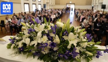 Beloved drag icon Maxi Shield farewelled in procession down Sydney's Oxford Street