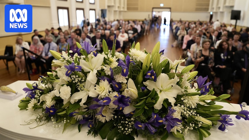 Beloved drag icon Maxi Shield farewelled in procession down Sydney's Oxford Street