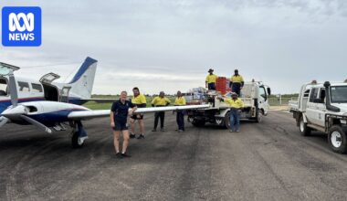 Tropical low develops off North Queensland coast as rain begins to ease in flooded far west