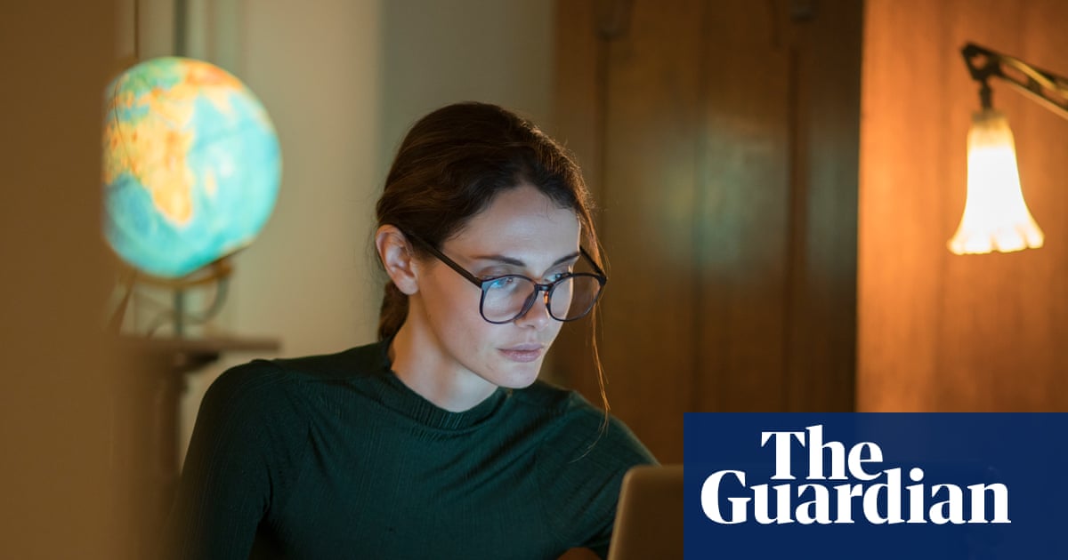 After-hours work emails should mean Australians get a four-day work week, union tells government | Industrial relations