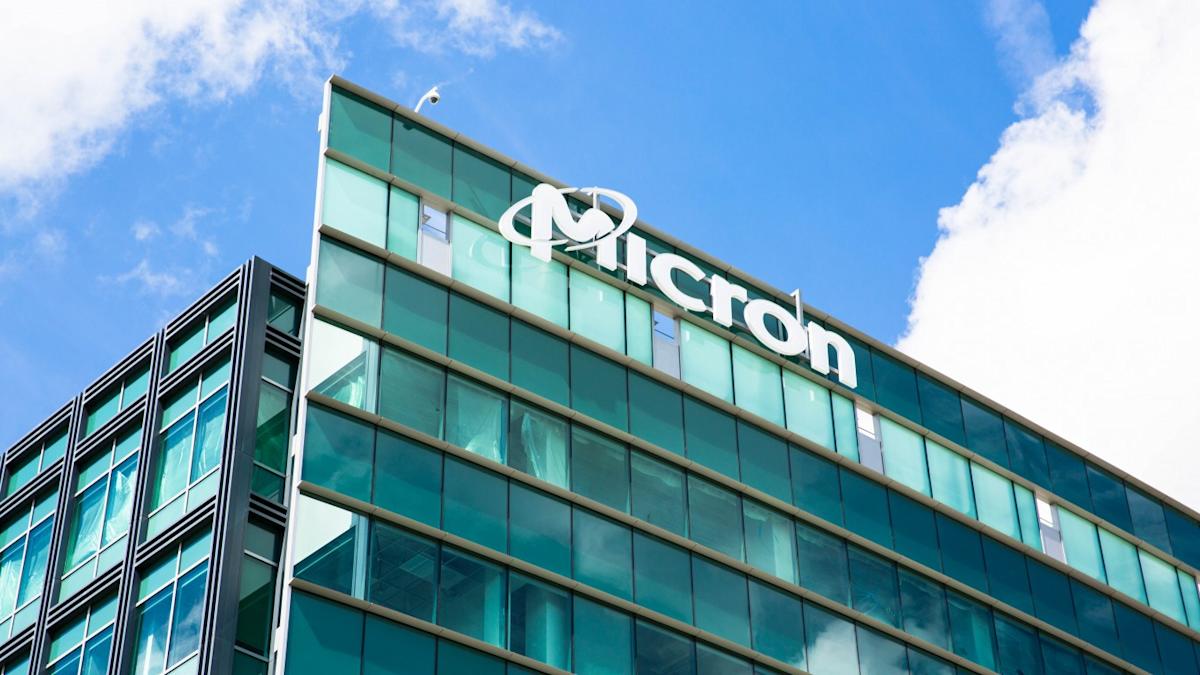 Micron Slides 5% as Google’s AI Memory Algorithm Sparks Fresh Fears Across the Semiconductor Sector