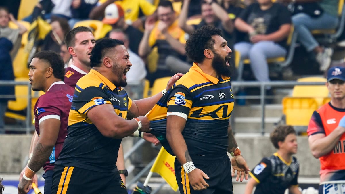 Hurricanes v Reds result: Table toppers rampant in bonus-point victory in Wellington