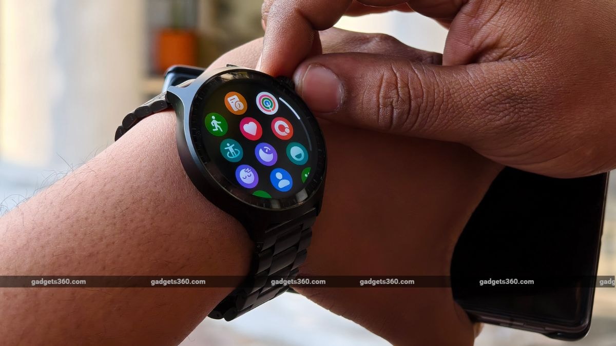 5 Moto Watch