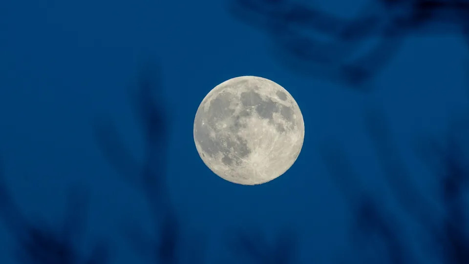 GLASTONBURY, UNITED KINGDOM - DECEMBER 04: A full moon rises on December 4, 2025 in Glastonbury, England. Tonight's full moon is the last of a trio of supermoons, so called because it is when the moons is closest to the Earth and is also known as the Cold Moon, marking the start of winter as it occurs nearest the winter solstice. (Photo by Matt Cardy/Getty Images)