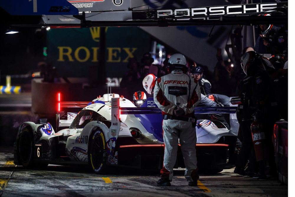 #6 Porsche Penske Motorsport Porsche 963: Laurens Vanthoor, Kevin Estre, Matt Campbell