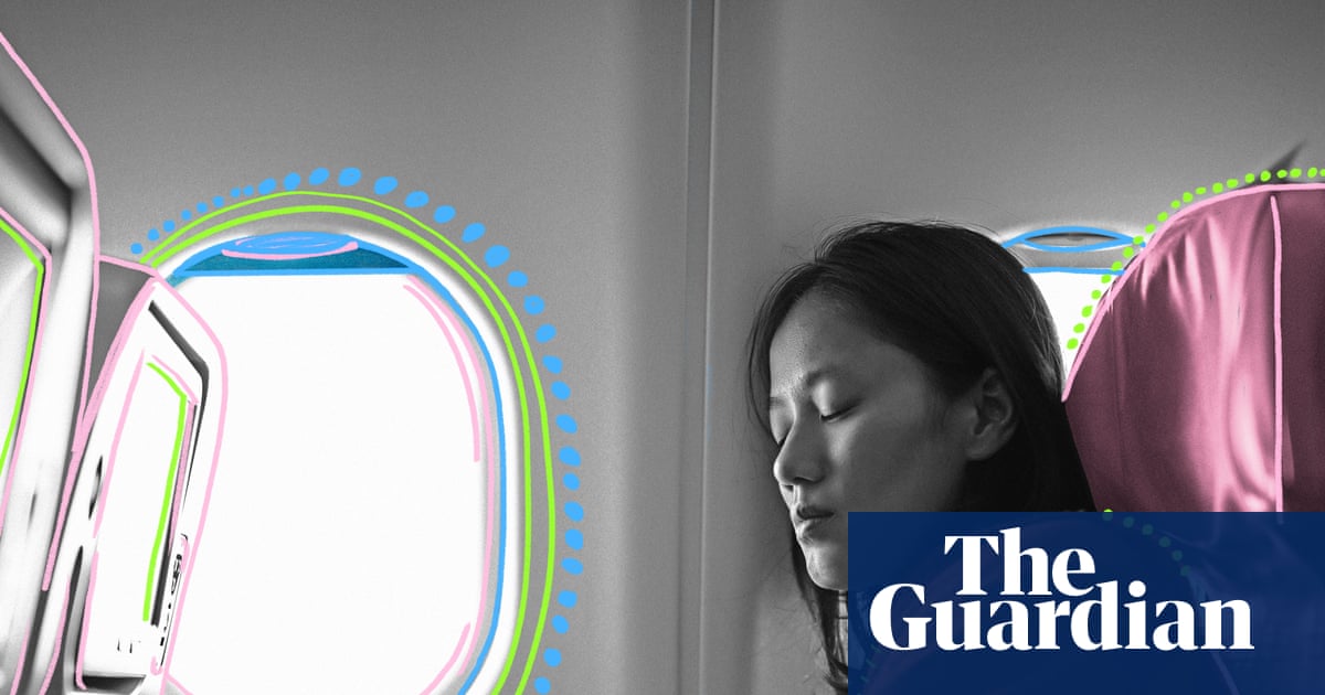 The kindness of strangers: On the plane I was overwhelmed with grief, then a passenger let me rest my head on his shoulder | Australian lifestyle