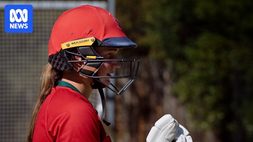 15-year-old Tasmanian cricketer Mia Barwick set to ride wave of women's sporting boom