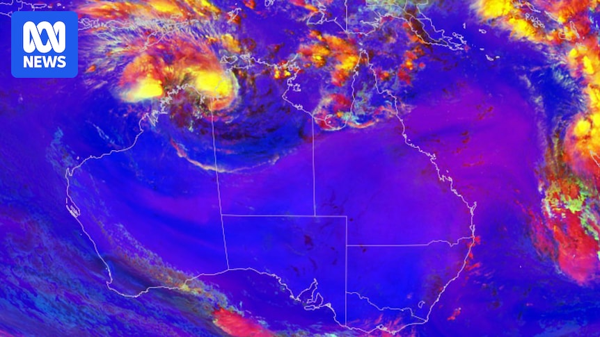 Cyclone Narelle's trajectory puts Western Australia on hit list