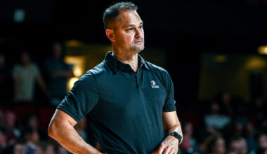 Breakers coach to depart club