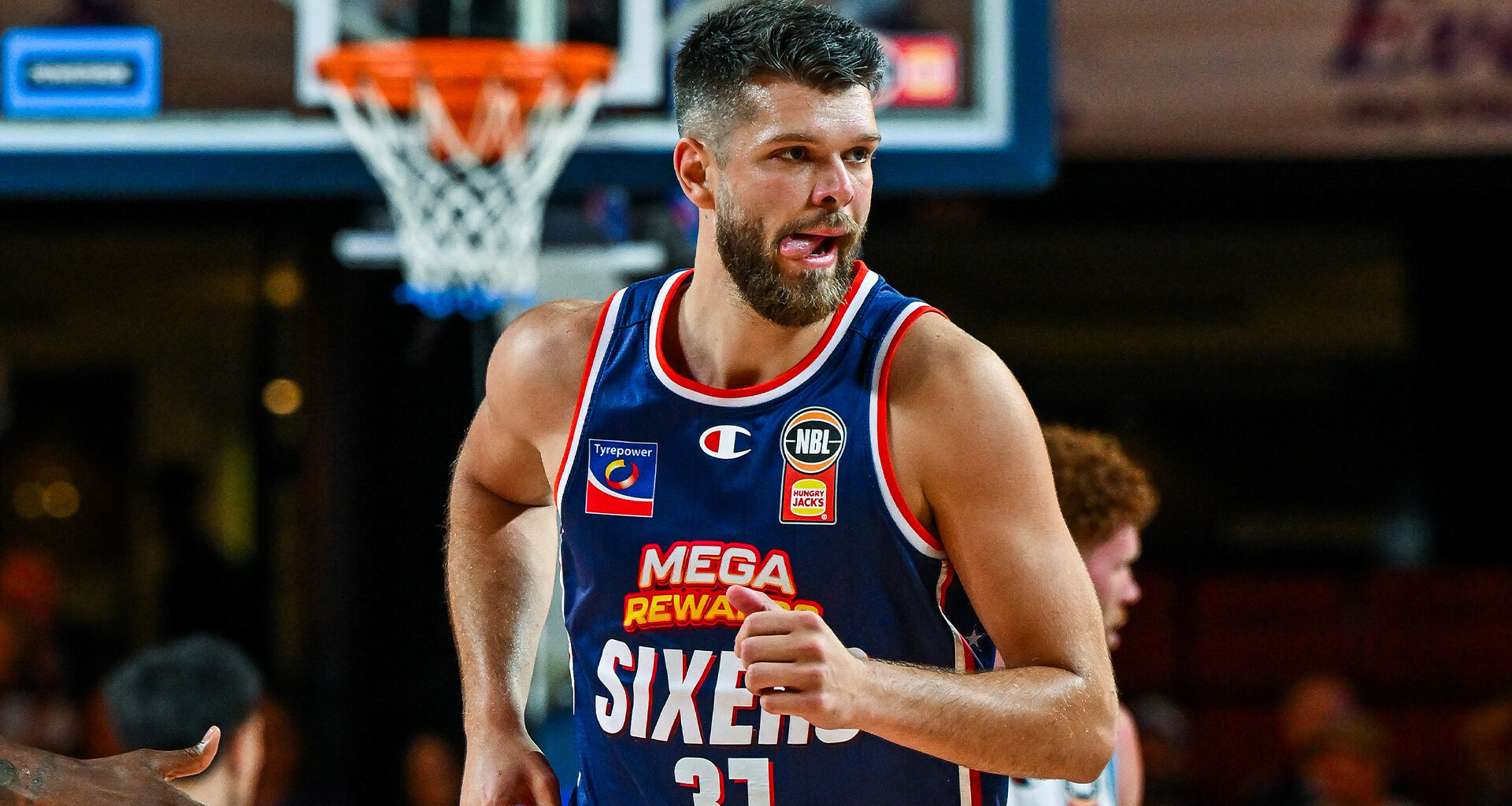 REPORT: 36ers re-sign key big man