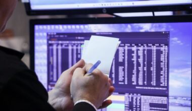 A Wealth Manager Who Boosted Cash Holdings Details Opportunities He's Eyeing
