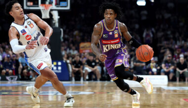 Davis lifts Kings in front of record crowd