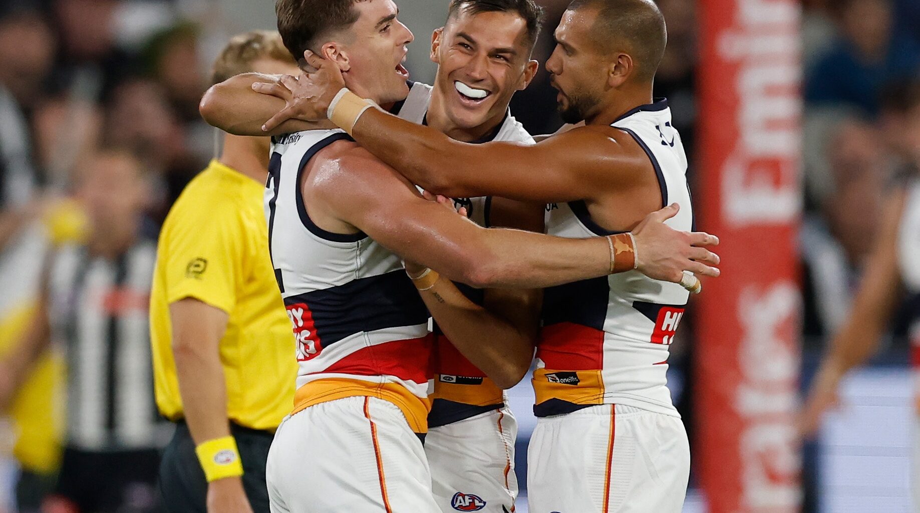 Crows shake MCG hoodoo with statement first-up win over Magpies