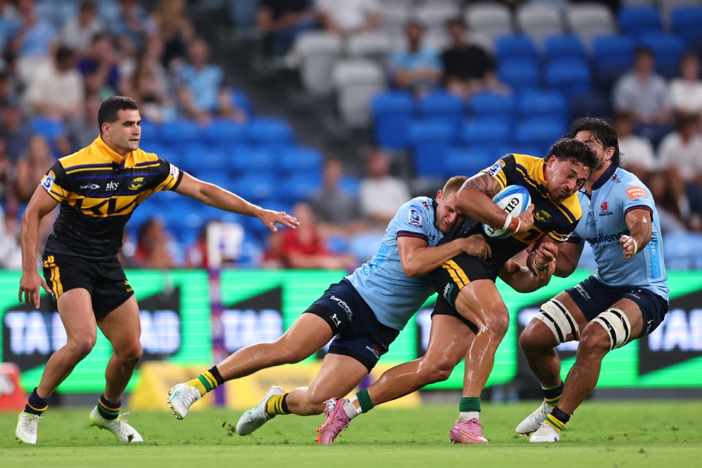 Hurricanes kicking clear of NSW Waratahs after half-time