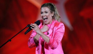 The National Desk dark theme brand icon