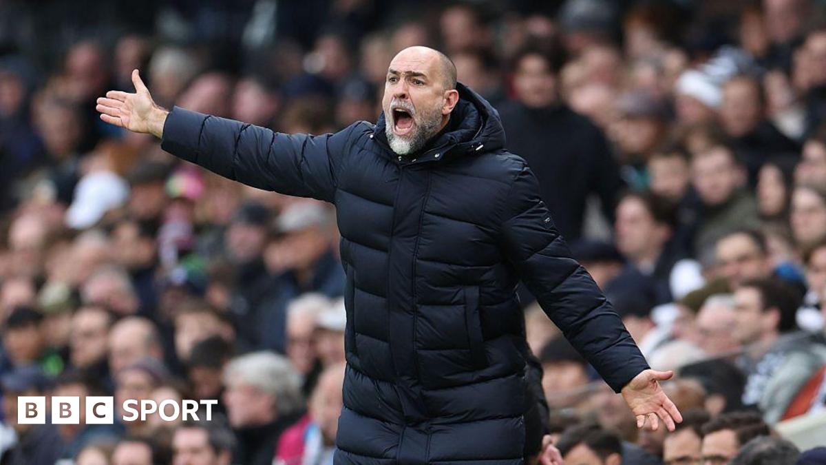 Igor Tudor raises his right arm as he shouts from the touchline during Tottenham's match against Fulham