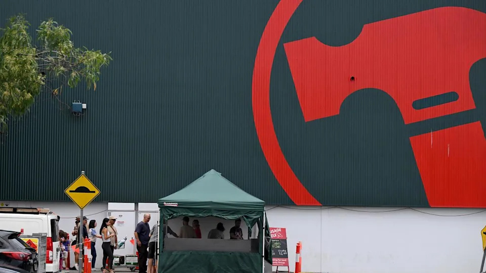 Bunnings - Stock Images