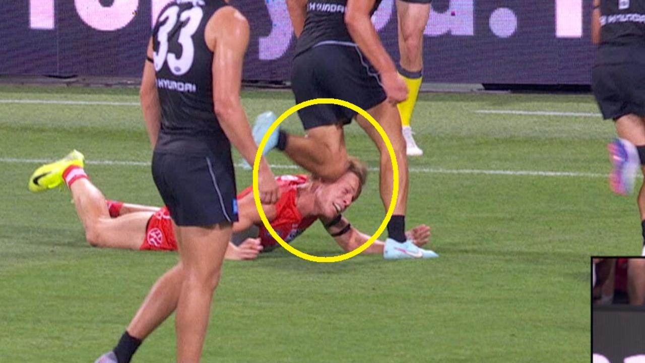 Ollie Florent knee to Isaac Heeney’s head, video, reaction, Sydney Swans v Carlton Blues, Opening Round, latest news