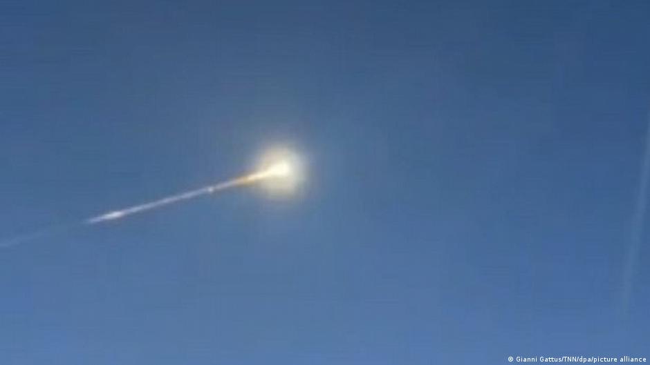 Meteorite punches through a house in Koblenz