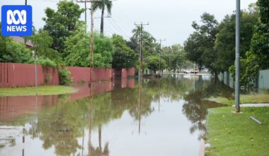Flood-affected NT residents 'very nervous' about potential impact of Tropical Cyclone Narelle