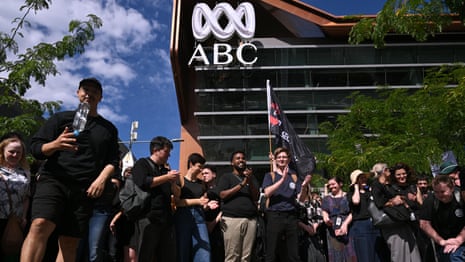 Hundreds of ABC staff walk out of Melbourne office as Australia-wide strike begins - video