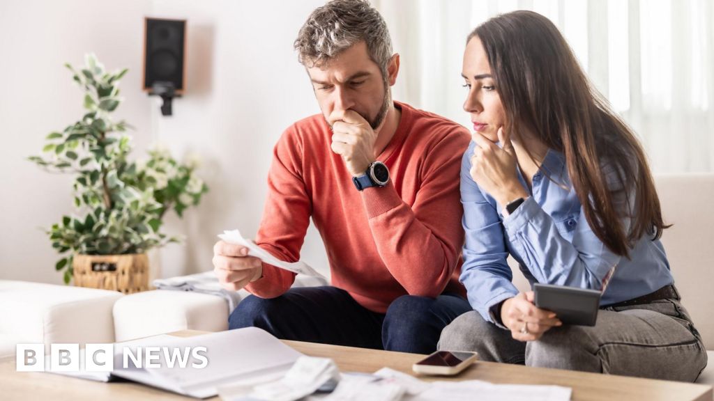 Typical new mortgage costs soar £788 a year in two weeks - BBC