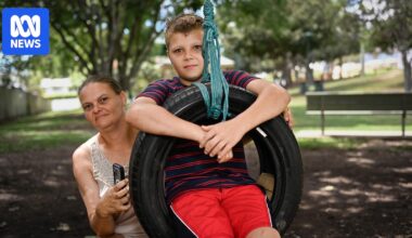Children reported to Queensland Health over 'unlicensed' cupcake stand