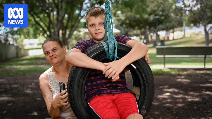 Children reported to Queensland Health over 'unlicensed' cupcake stand
