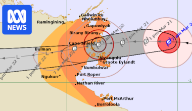 Severe Tropical Cyclone Narelle to hit NT as category three on Saturday night, affects to begin this afternoon