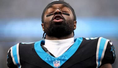 Panthers re-sign S Nick Scott