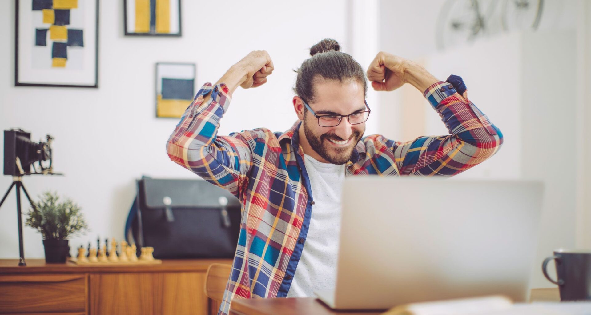 I use Google’s NotebookLM every day — these 5 tricks completely changed how I create content