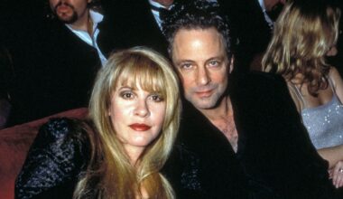 Stevie Nicks and Lindsey Buckingham of Fleetwood Mac at the 1998 Grammy Awards.