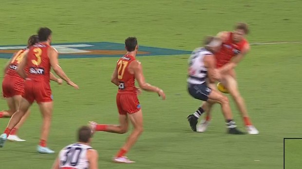 Bailey Smith cops a high bump from Ethan Read.