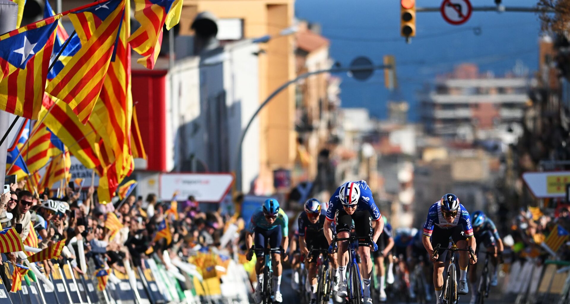 As it happened: French champion holds off Olympic champion to take stage 1 at Volta a Catalunya 2026