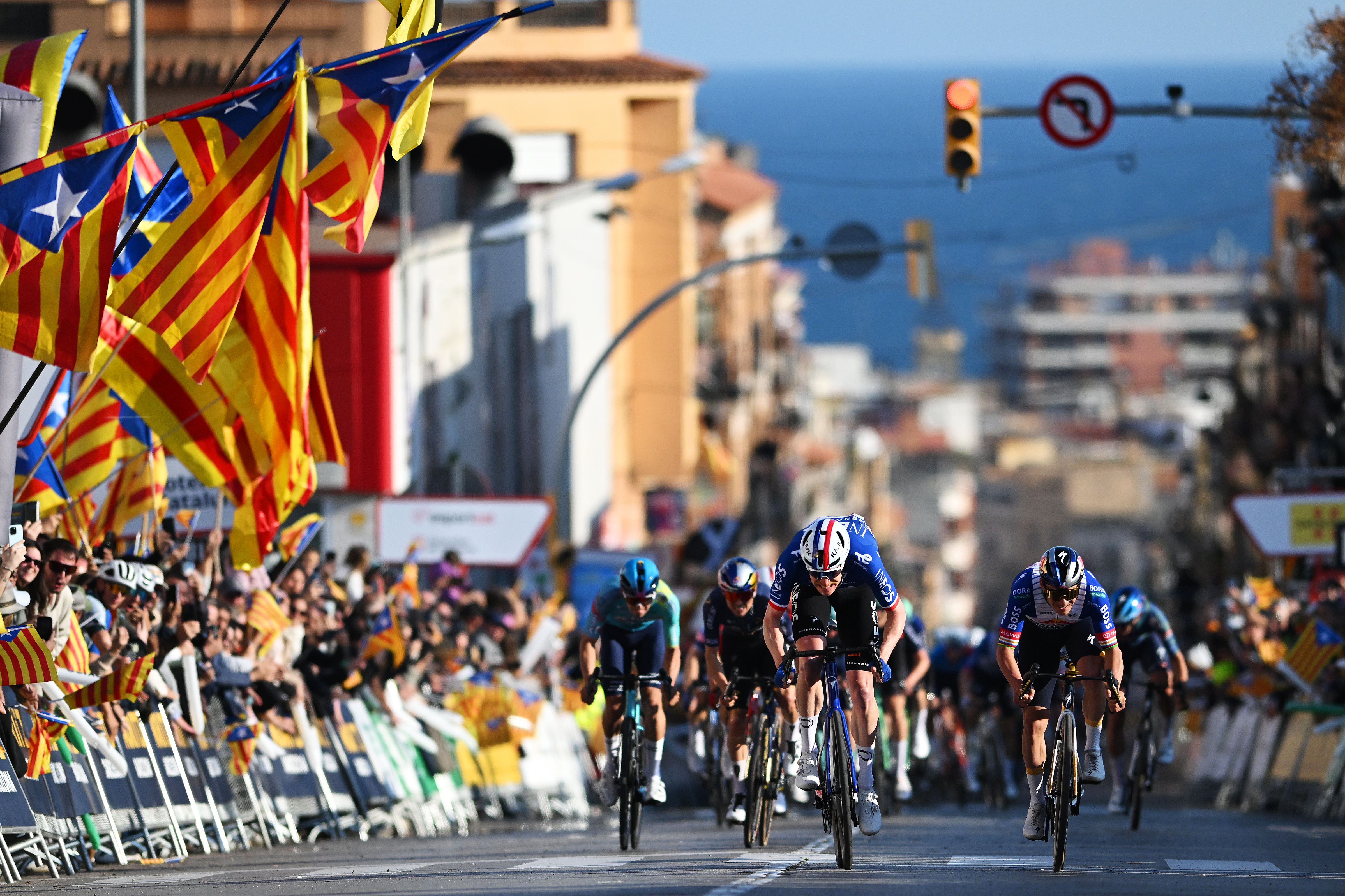 Dorian Godon battles Remco Evenepoel to stage 1 victory at Volta a Catalunya 2026