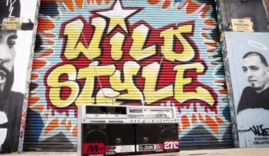 The Bumpboxx BB-777 is the ultimate in boombox nostalgia